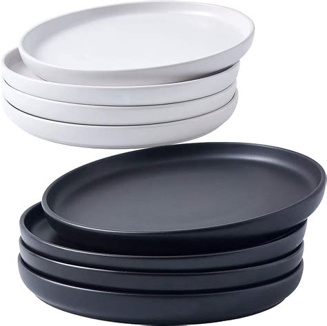 Bruntmor Set of 4, Ceramic 8 Inch Dinner Plates, Elegant Matte Serving Dinner Plates With Skillet Look Handle for Pizza, Steak, Pasta, Salad, Serving Trays, Black